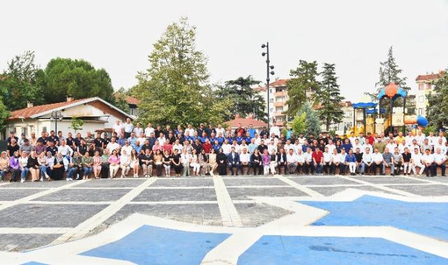 Başkan Özel belediye personeliyle bayramlaştı