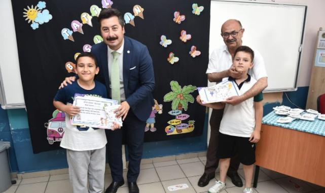 Başkan Özel miniklerin karne sevincine ortak oldu