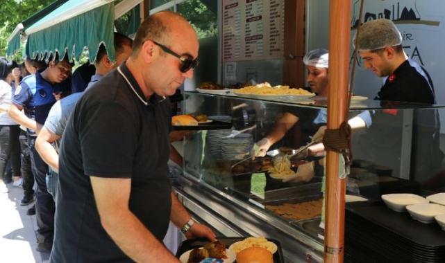 Bu tesiste yemek bedava! 40 liraya 4 çeşit yemek