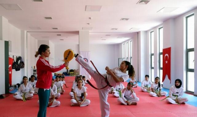 Denizli’deki çocuklara yaz okulu çağrısı