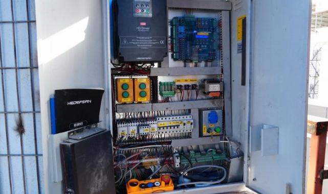 Düzce’de üst geçit asansörlerine çirkin saldırı