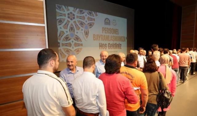 Gebze’de belediye personeli bayramlaştı