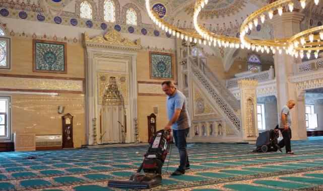 “Geleceğe umut olmaya devam ediyoruz”