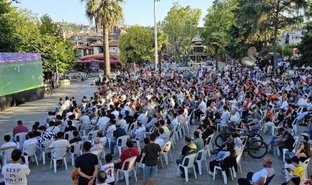 Gölcüklüler Milli heyecana ortak oldu