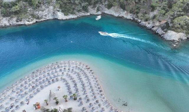 Halk plajları tatilcilerin uğrak yeri oldu