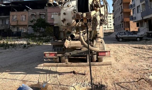 Hatay’da tıkanan altyapı hatları temizleniyor