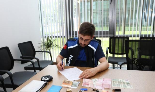 İnegöl’de taksici esnafından örnek davranış