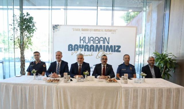 İnegöl’de vatandaşlar ve protokol bayramlaşma programında buluştu