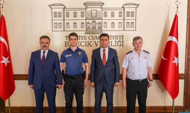 Kahraman polis ödüllendirildi