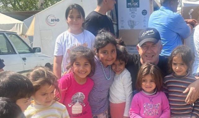 Kırşehirli Yılmaz Ünlü Hollanda’da bayram öncesi çocukları sevindirdi