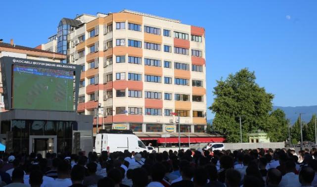 Kocaeli Kent Meydanı’nda çifte coşku