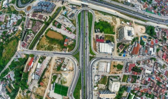 Kocaeli Solaklar Köprülü Kavşağı’na kadın eli