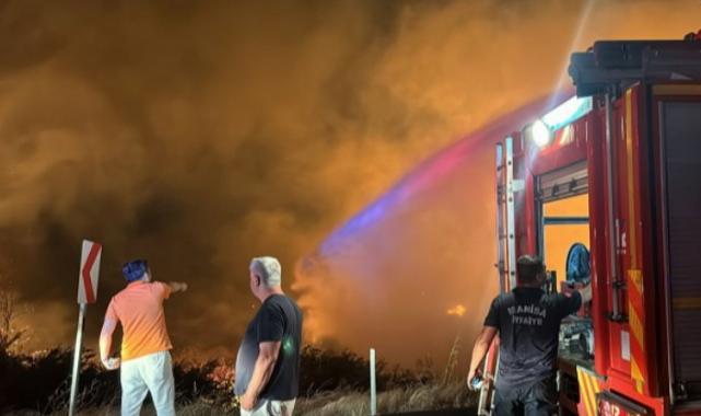 Manisa Akhisar’da korkutan yangın kontrol altında