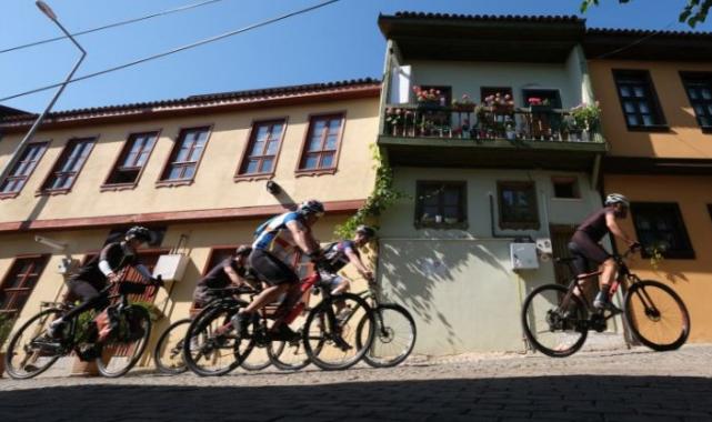 Pedallar Mysia Yolları’nın eşsiz doğasında çevrildi