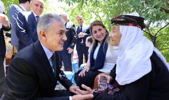 Pınarcık Şehitleri kabirleri başında anıldı