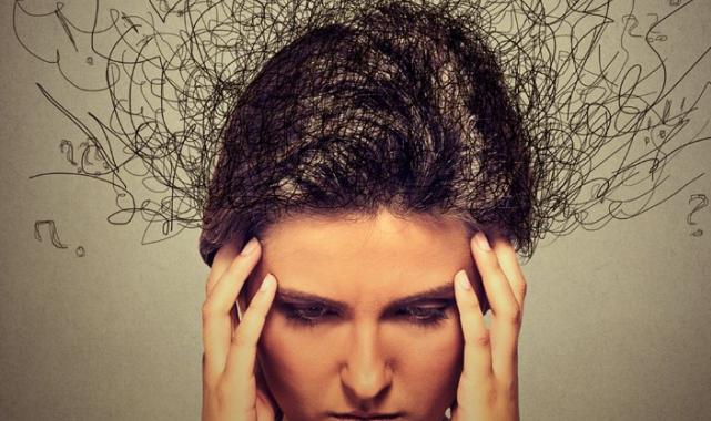 ‘Rezil olacağım’ düşüncesi sosyal anksiyeteyi tetikliyor!