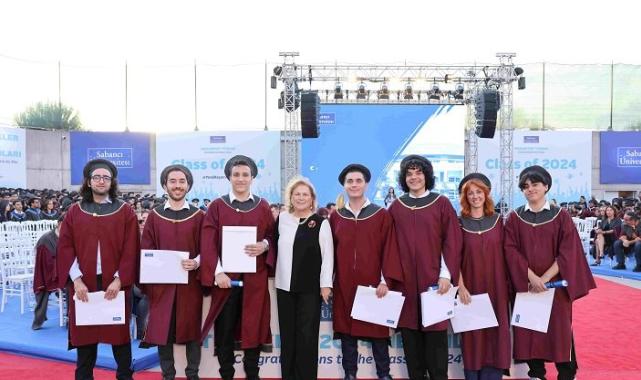 Sabancı Üniversitesi 22. dönem lisans ve 25. dönem lisansüstü mezunlarını verdi