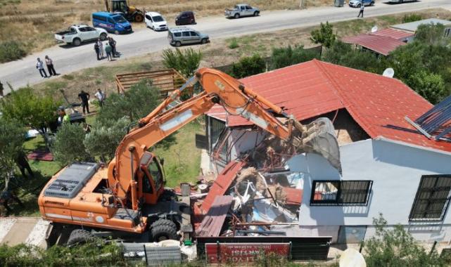 Seferihisar Belediye Başkanı’ndan tartışmalı yıkım kararı