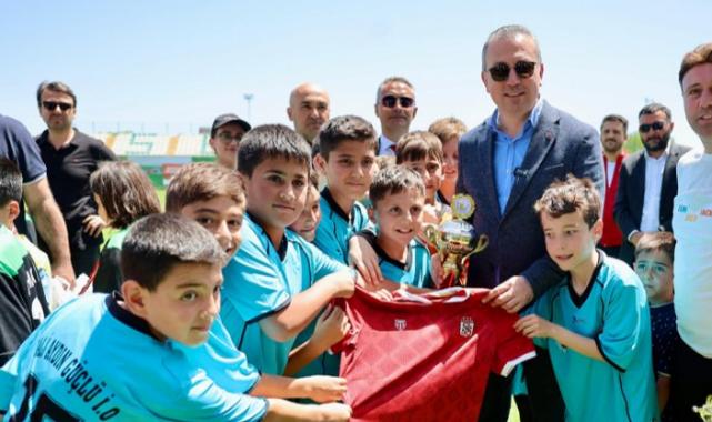 Sivas’ta Muzaffer Güner anısına futbol turnuvası