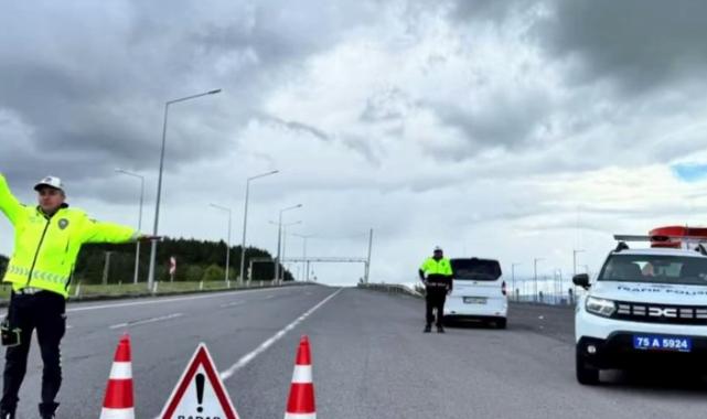 Tatilin 1. gününde 407 bin 731 araç denetlendi