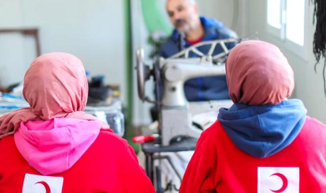 3 bin 544 depremzede esnafa Türk Kızılayı desteği