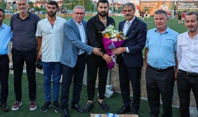 Açılış maçının santrasını Başkan Alemdar yaptı