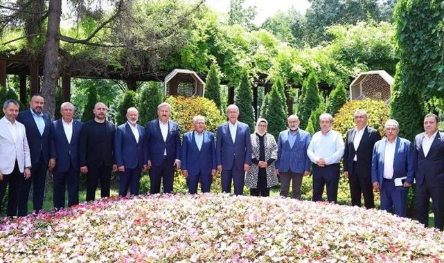 Akar ve Büyükkılıç’tan OSB ve oda başkanlarıyla yatırım değerlendirme toplantısı