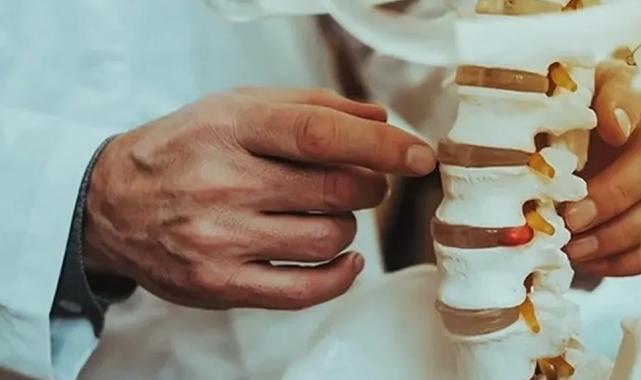 Aşırı alkol ve sigara kemikleri eritiyor