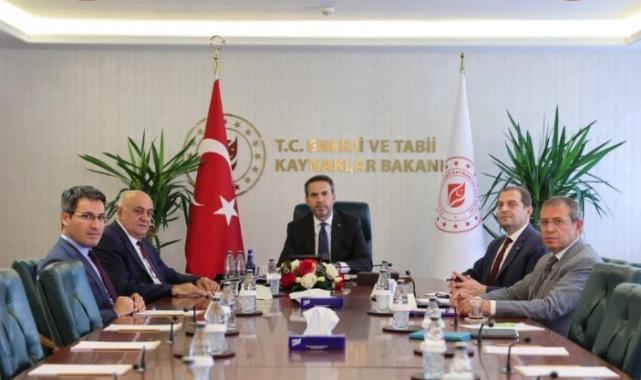 Bakan Bayraktar Konyalı pancar ekicilerini ağırladı