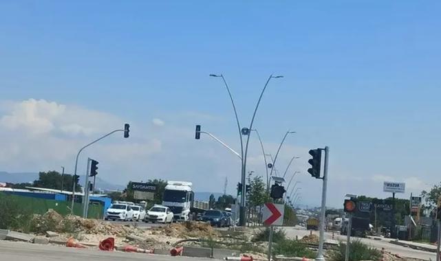 Bitmeyen Çalı Kavşağı trafikte zor  anlara neden oluyor