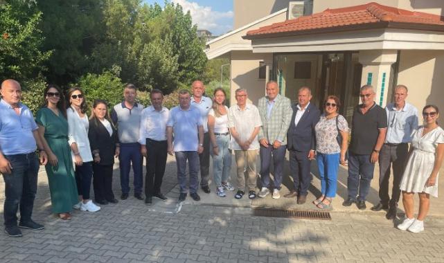 Bursa Nilüferli muhtarlardan Turhan Tayan’a ziyaret