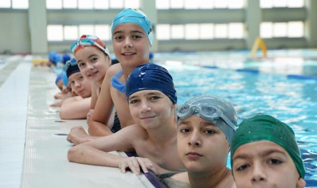 Bursa Osmangazi’de küçük kulaçların sertifika heyecanı