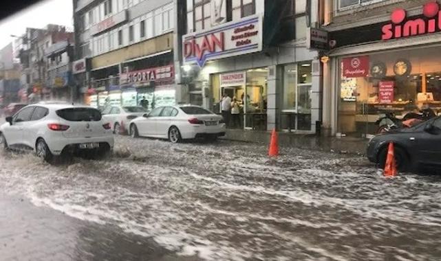 Bursa’da cadde ve sokaklar göle döndü