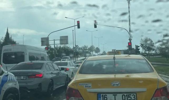 Bursa’da yoğun yağış trafiğe kilit vurdu!