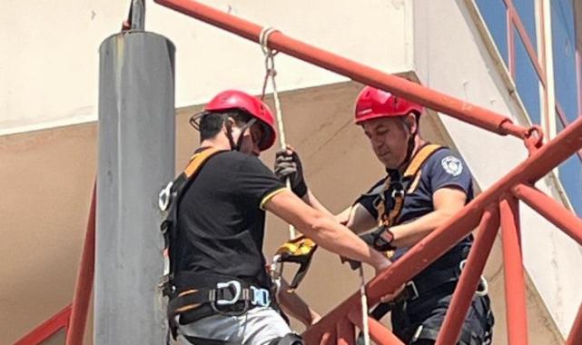 Büyükşehir personeline yüksekte güvenli çalışma eğitimi