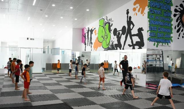 Çayırovalı çocukların yaz spor eğitimleri