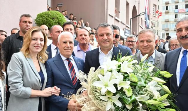 CHP Genel Başkanı Özel, “Bozbey, 100 güne çok önemli hizmetler sığdırdı”
