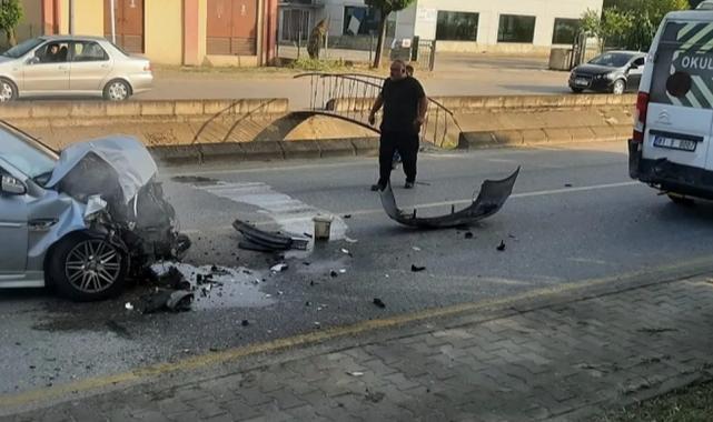 Düzce’de park halindeki servis aracına çarptı!