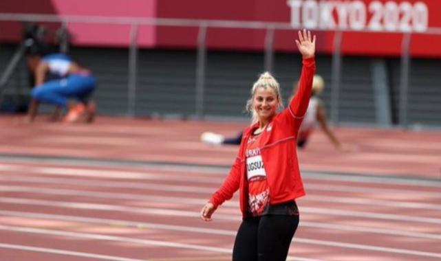 Eda Tuğsuz’a Bakan Bak’tan tebrik mesajı