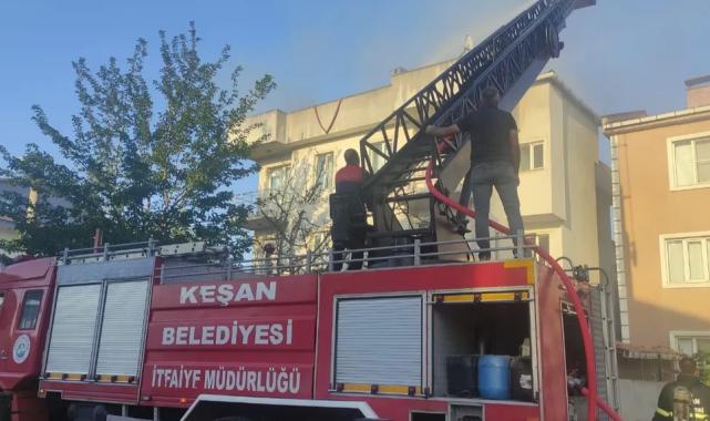 Edirne Keşan’da apartman çatısında yangın