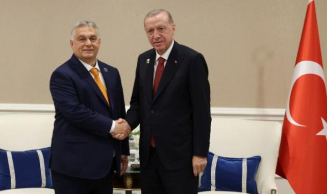 Erdoğan, zirvede Macaristan’la görüştü