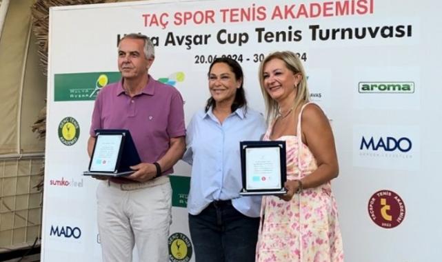 Hülya Avşar Cup’ta ödül zamanı