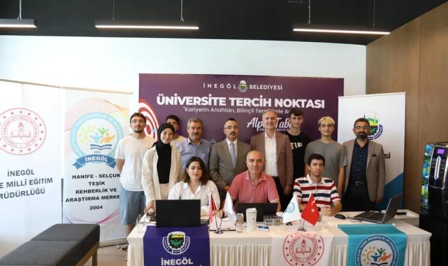 İnegöl’de protokol üyeleri üniversite adaylarına moral depoladı