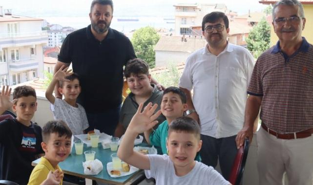 İzmit Belediyesi Kur’an Kurslarına başlayan çocukları yalnız bırakmadı