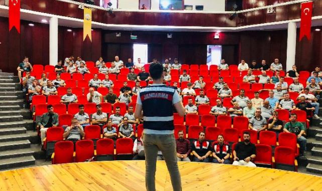 Jandarma siber dolandırıcılığa karşı Trakya Üniversitesi’nde eğitim verdi