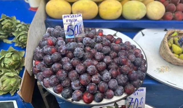 Kırmızı erik tezgahlara giriş yaptı