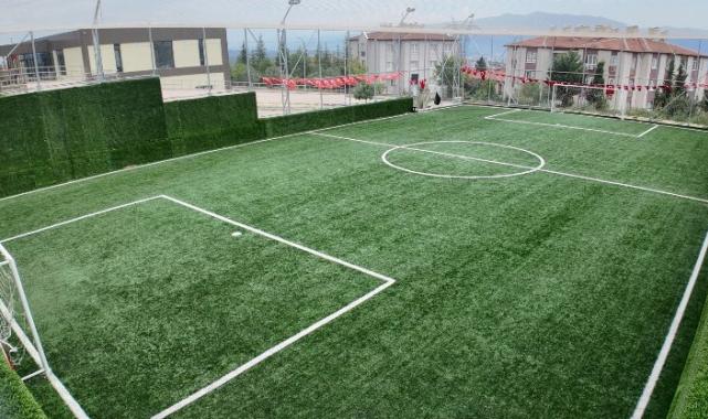 Kocaeli’de gençlere bir saha daha
