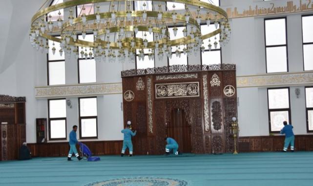 Kocasinan’da camiler gül kokuyor