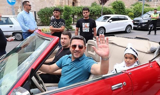 Nevşehir Belediyesinin düzenlediği sünnet şöleni konvoyu renkli görüntülere sahne oldu
