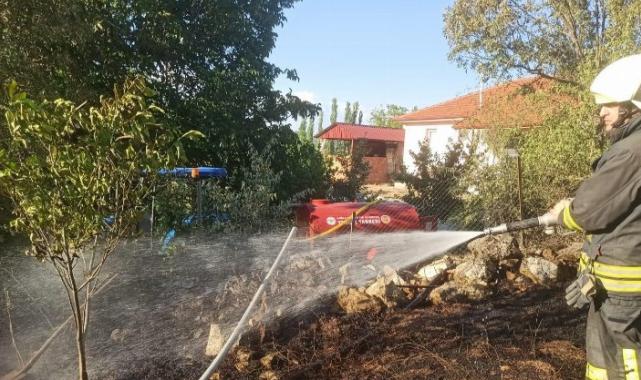 Tankerler ile yangınların büyümesi önlendi